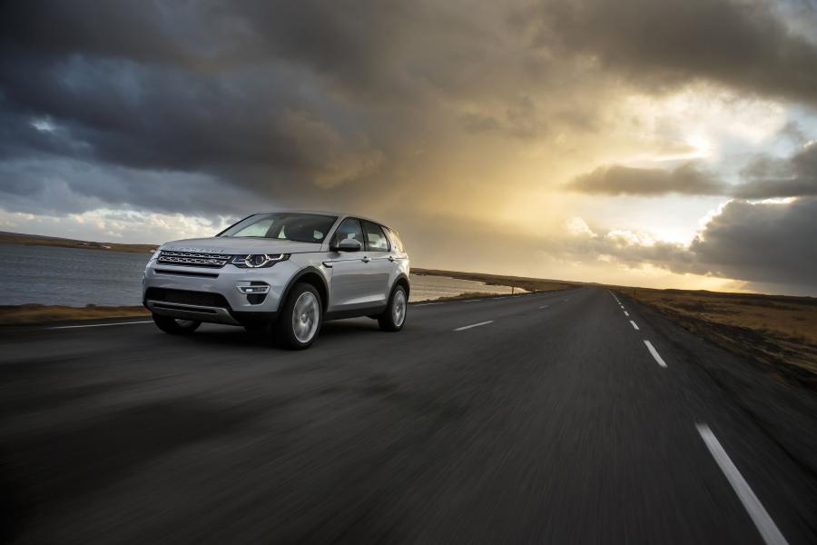  Land Rover Discovery Sport HSE Luxury 2015 года  (фото 37 из 62)